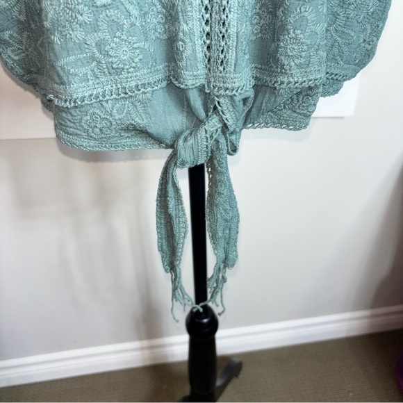 5/$25 Democracy Small Green 3/4 Wide Sleeve Tie Front Blouse Embroidered Lace - Picture 9 of 12